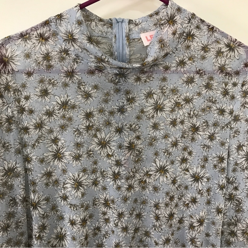 3/$15 Leyden sheer spandex blend blue floral long sleeve top - Picture 4 of 10